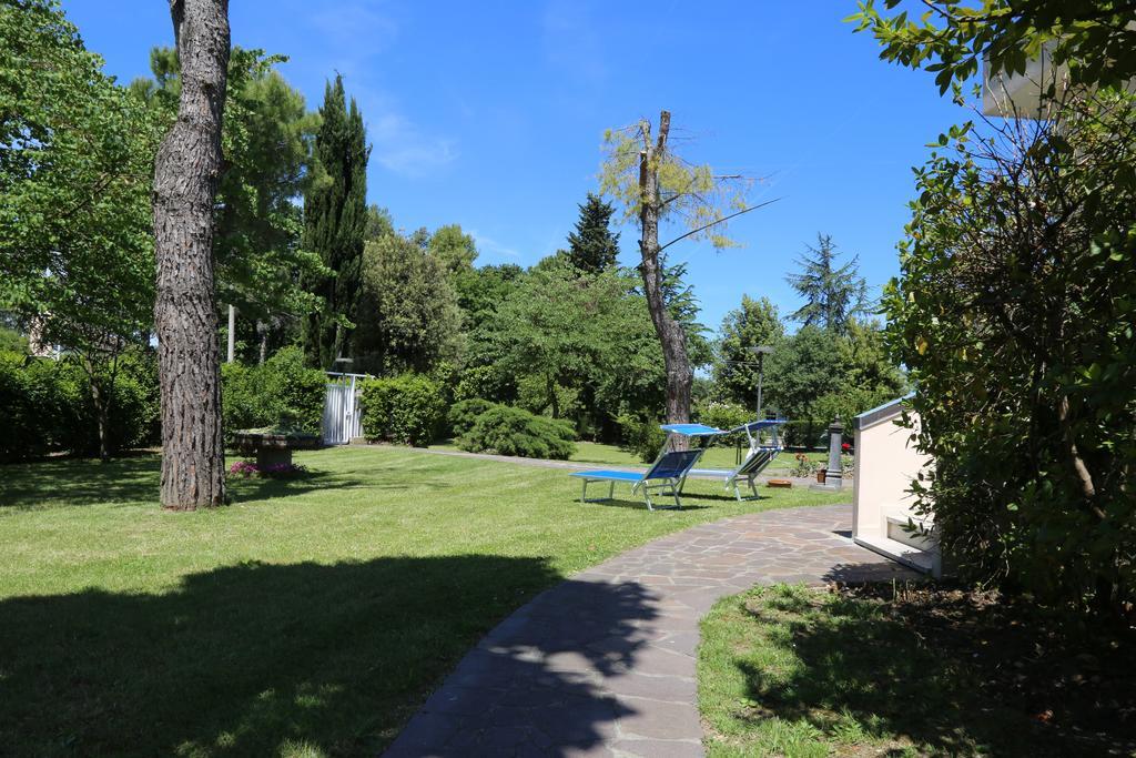 Bed and Breakfast Al Villino Del Sole Fano Exterior foto